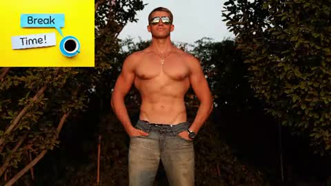Snapshot of marc105100 chatting on 06/30/26, 04:08 alex marvelxx online show from 06/30/26, 04:08