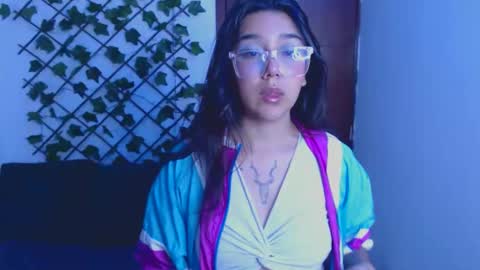 Snapshot of marce_bunny chatting on 11/26/25, 02:23 Marcela online show from 11/26/25, 02:23