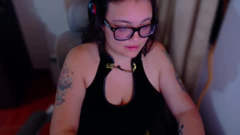 Snapshot of marcela2101s chatting on 10/12/25, 01:04 marcela2101s online show from 10/12/25, 01:04