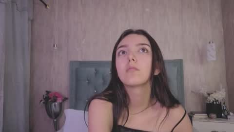 Marcela online show from 10/17/25, 08:44