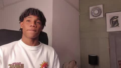Snapshot of marcelo_dosantos77 chatting on 12/28/24, 06:49 MARCELO online show from 12/28/24, 06:49