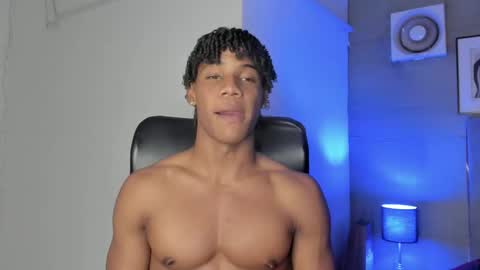 Snapshot of marcelo_dosantos77 chatting on 01/06/25, 12:05 MARCELO online show from 01/06/25, 12:05