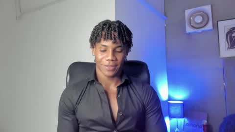 Snapshot of marcelo_dosantos77 chatting on 01/10/25, 04:54 MARCELO online show from 01/10/25, 04:54