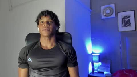 Snapshot of marcelo_dosantos77 chatting on 01/15/25, 03:22 MARCELO online show from 01/15/25, 03:22