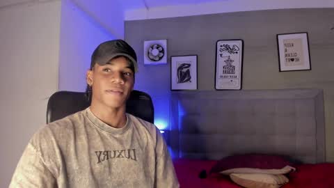Snapshot of marcelo_dosantos77 chatting on 02/09/25, 03:43 MARCELO online show from 02/09/25, 03:43