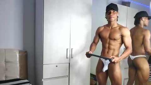 Snapshot of marcelo_dosantos77 chatting on 10/06/25, 03:09 MARCELO online show from 10/06/25, 03:09