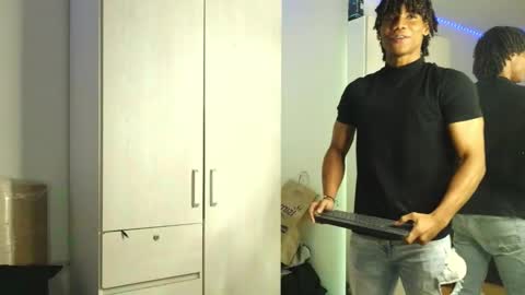 Snapshot of marcelo_dosantos77 chatting on 01/14/26, 04:18 MARCELO online show from 01/14/26, 04:18