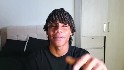 Snapshot of marcelo_dosantos77 chatting on 02/11/26, 04:34 MARCELO online show from 02/11/26, 04:34