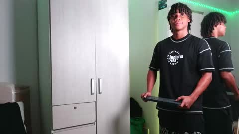 Snapshot of marcelo_dosantos77 chatting on 02/13/26, 02:57 MARCELO online show from 02/13/26, 02:57