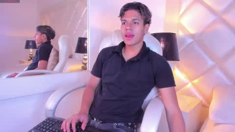 Snapshot of marco_deluxe chatting on 05/22/26, 02:01 marco_deluxe online show from 05/22/26, 02:01