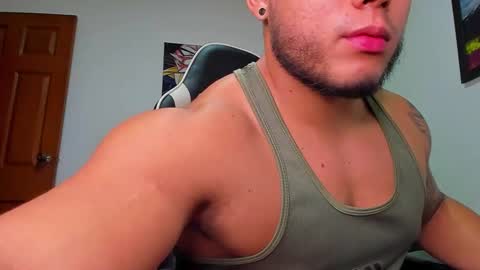 Snapshot of marco_diaz1 chatting on 09/25/25, 02:04 Marco Diaz online show from 09/25/25, 02:04