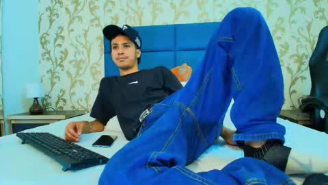 marcus_jeron online show from 10/25/25, 03:58