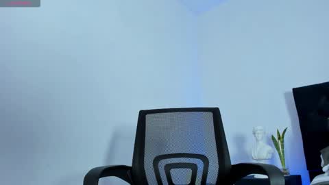 marcus_moreno online show from 11/21/25, 08:18