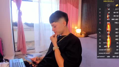 Snapshot of marcuscollins1_ chatting on 04/02/26, 01:31 Marcus online show from 04/02/26, 01:31