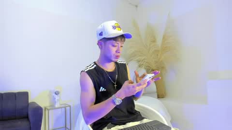 Snapshot of marcuscollins1_ chatting on 06/04/26, 12:44 Marcus online show from 06/04/26, 12:44