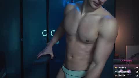 Snapshot of marcusdiamond chatting on 02/25/25, 04:31 Marcus Diamond online show from 02/25/25, 04:31