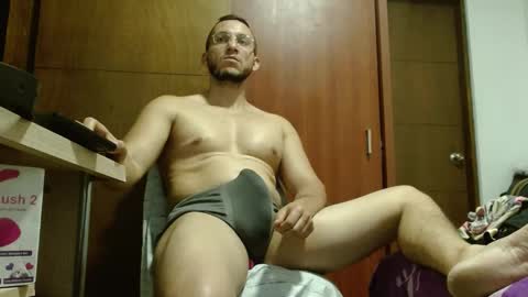 Snapshot of marcusmilarc chatting on 10/04/25, 01:03 online show from 10/04/25, 01:03