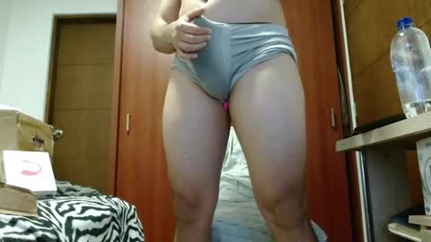 Snapshot of marcusmilarc chatting on 11/25/25, 10:32 online show from 11/25/25, 10:32