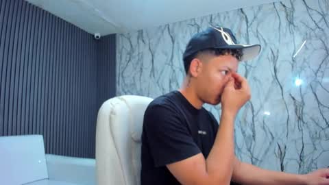 marcuss_2 online show from 11/30/25, 01:59