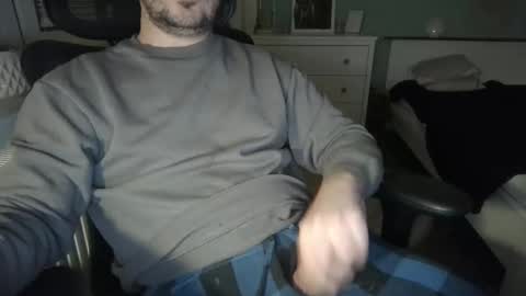 Snapshot of marekishere chatting on 12/25/24, 09:22 marek online show from 12/25/24, 09:22