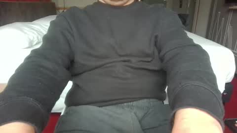 Snapshot of marekishere chatting on 01/31/25, 03:33 marek online show from 01/31/25, 03:33