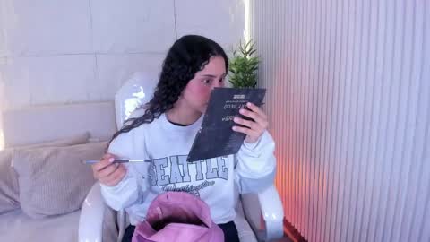 Snapshot of marelynsummer chatting on 04/16/26, 11:33 Marelyn online show from 04/16/26, 11:33