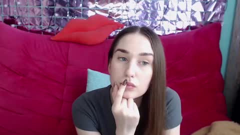 Snapshot of margarettii chatting on 02/20/25, 12:15 margarettii online show from 02/20/25, 12:15