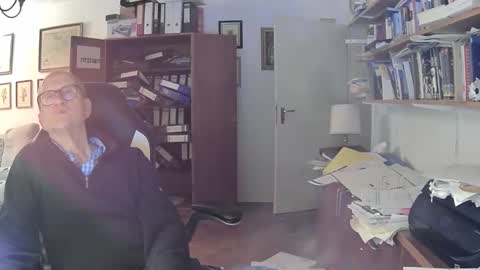 Snapshot of marginalie chatting on 11/21/25, 06:50 marginalie online show from 11/21/25, 06:50