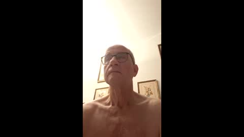 Snapshot of marginalie chatting on 01/17/26, 06:07 marginalie online show from 01/17/26, 06:07