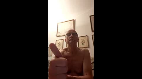 Snapshot of marginalie chatting on 02/15/26, 04:31 marginalie online show from 02/15/26, 04:31