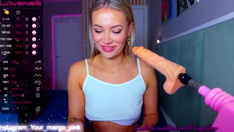 Snapshot of margohotty chatting on 12/15/24, 04:40 Margo for you   online show from 12/15/24, 04:40