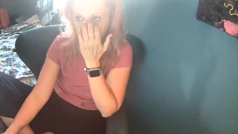 Elle online show from 09/16/25, 01:01