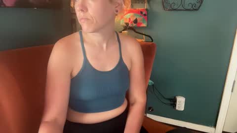 Elle online show from 11/18/25, 02:43