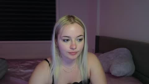 margot_robbie7 online show from 09/22/25, 12:12