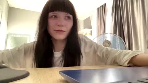 Molly online show from 06/26/26, 01:37