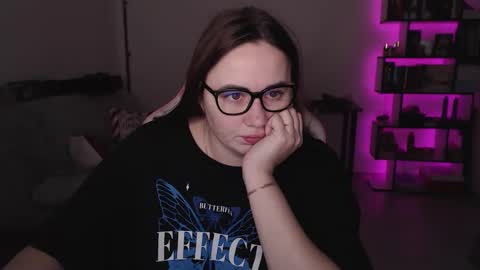 mari moore online show from 12/14/25, 05:35