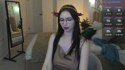 mari_nett online show from 12/22/24, 11:20