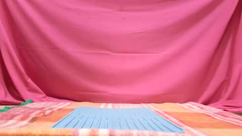 Snapshot of maria666cd chatting on 12/21/25, 02:35 Maria Magdalena online show from 12/21/25, 02:35