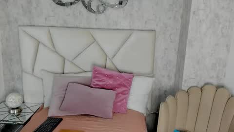 Snapshot of maria_09_ chatting on 02/04/26, 10:32 Maria online show from 02/04/26, 10:32