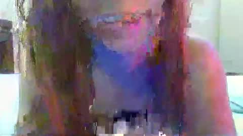 Snapshot of maria_eugenia chatting on 11/10/25, 03:05 Mareu online show from 11/10/25, 03:05