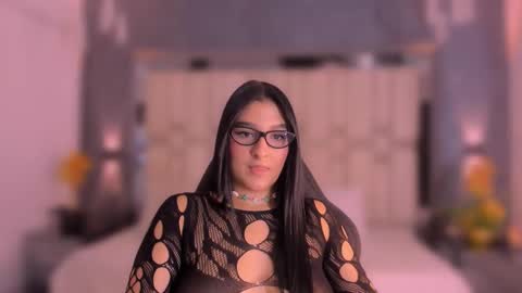 Snapshot of maria_flowers chatting on 10/11/25, 08:07 MARIA online show from 10/11/25, 08:07