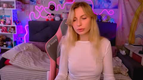 Maria online show from 10/15/25, 06:35