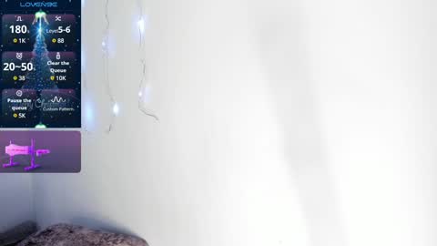 V A N E S S A  online show from 12/22/24, 05:34