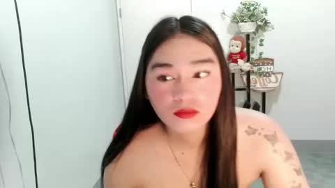 Snapshot of maria_laboxxx chatting on 02/18/26, 01:12 Marga online show from 02/18/26, 01:12