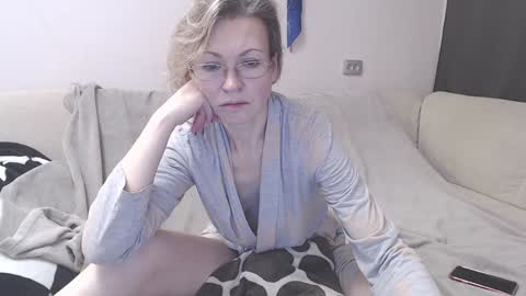 Snapshot of maria_lisica chatting on 01/03/25, 06:33 Mari online show from 01/03/25, 06:33