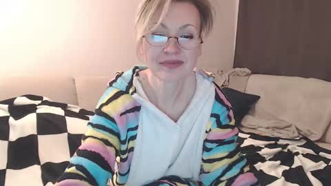 Snapshot of maria_lisica chatting on 02/12/25, 07:13 Mari online show from 02/12/25, 07:13