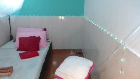 Snapshot of mariajose2015 chatting on 07/15/26, 03:01 Mariajose online show from 07/15/26, 03:01