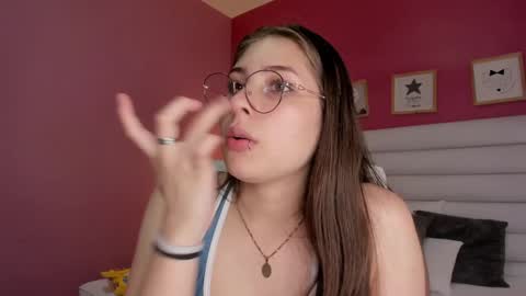 Snapshot of mariam_scott18 chatting on 12/19/24, 09:29 Mariam online show from 12/19/24, 09:29