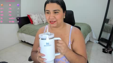 Snapshot of mariamcastillo chatting on 04/13/26, 05:51 Mariam Castiblanco online show from 04/13/26, 05:51