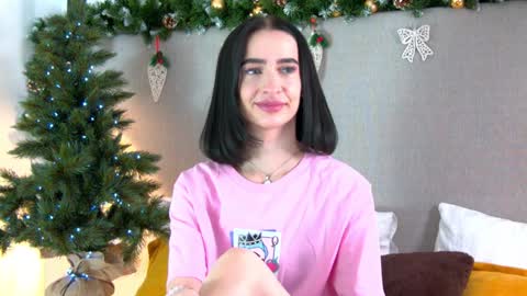 Snapshot of mariamenson chatting on 12/15/24, 09:31 MariaMenson online show from 12/15/24, 09:31
